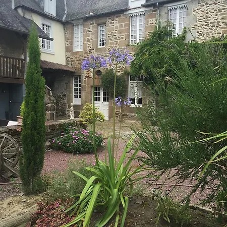 D'hotes Le 1900 Val-Couesnon